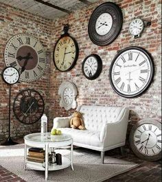 Decoración de pared con relojes